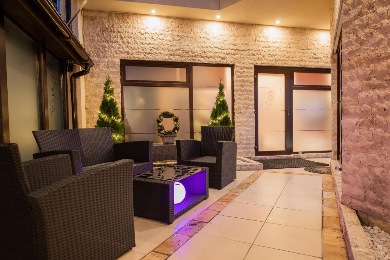 H & V Residence - Diamond Bungalow Apartment Arad Exterior photo
