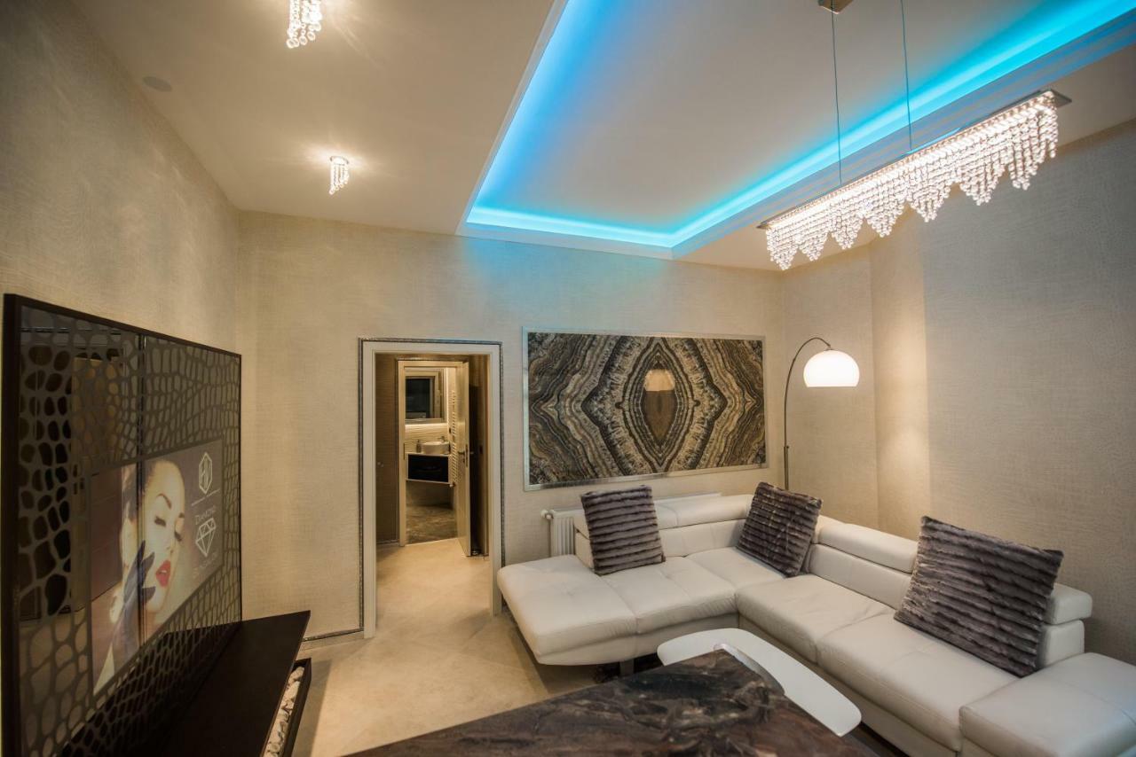 H & V Residence - Diamond Bungalow Apartment Arad Exterior photo
