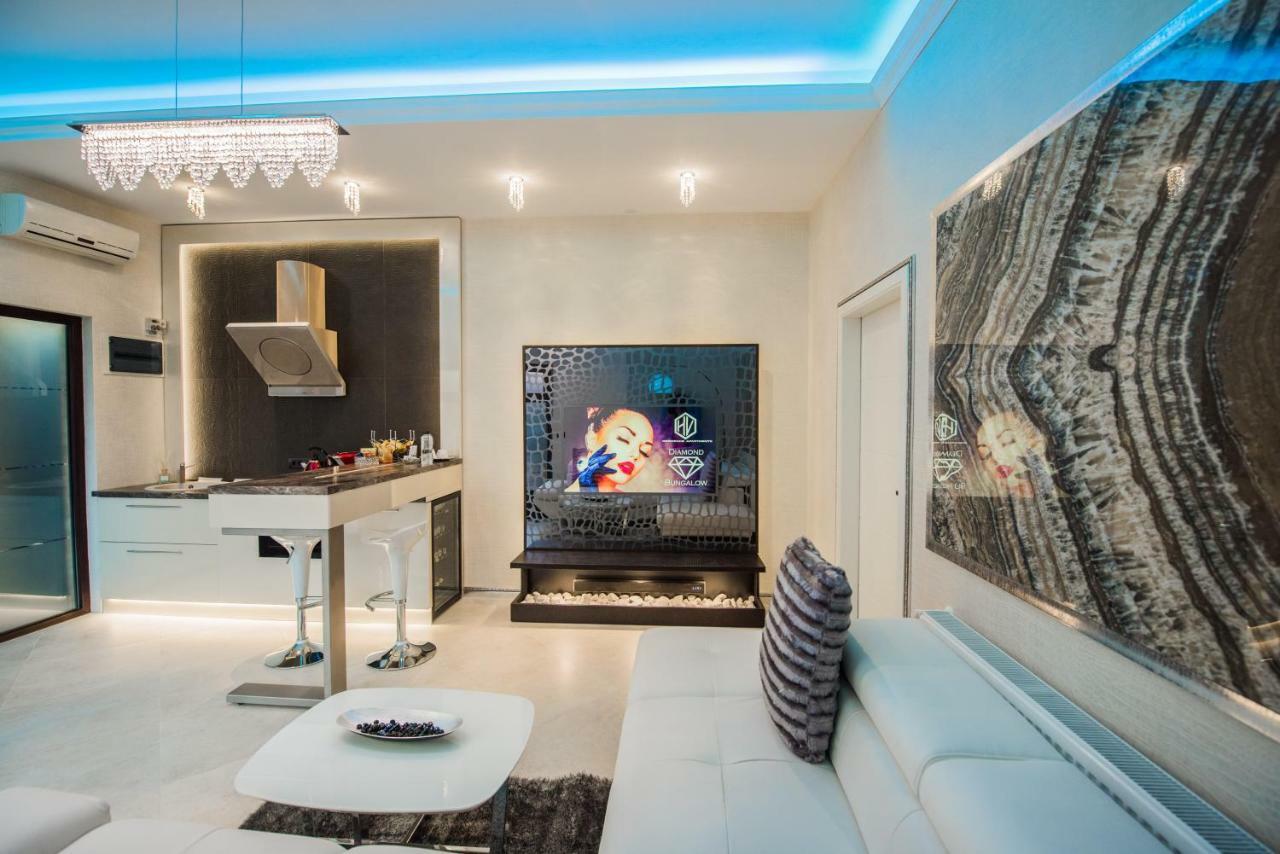 H & V Residence - Diamond Bungalow Apartment Arad Exterior photo